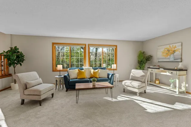 $499,900 | 1160 Autumn Drive, Woodbury, MN 55125