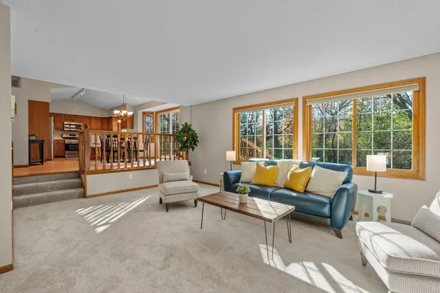 $499,900 | 1160 Autumn Drive, Woodbury, MN 55125