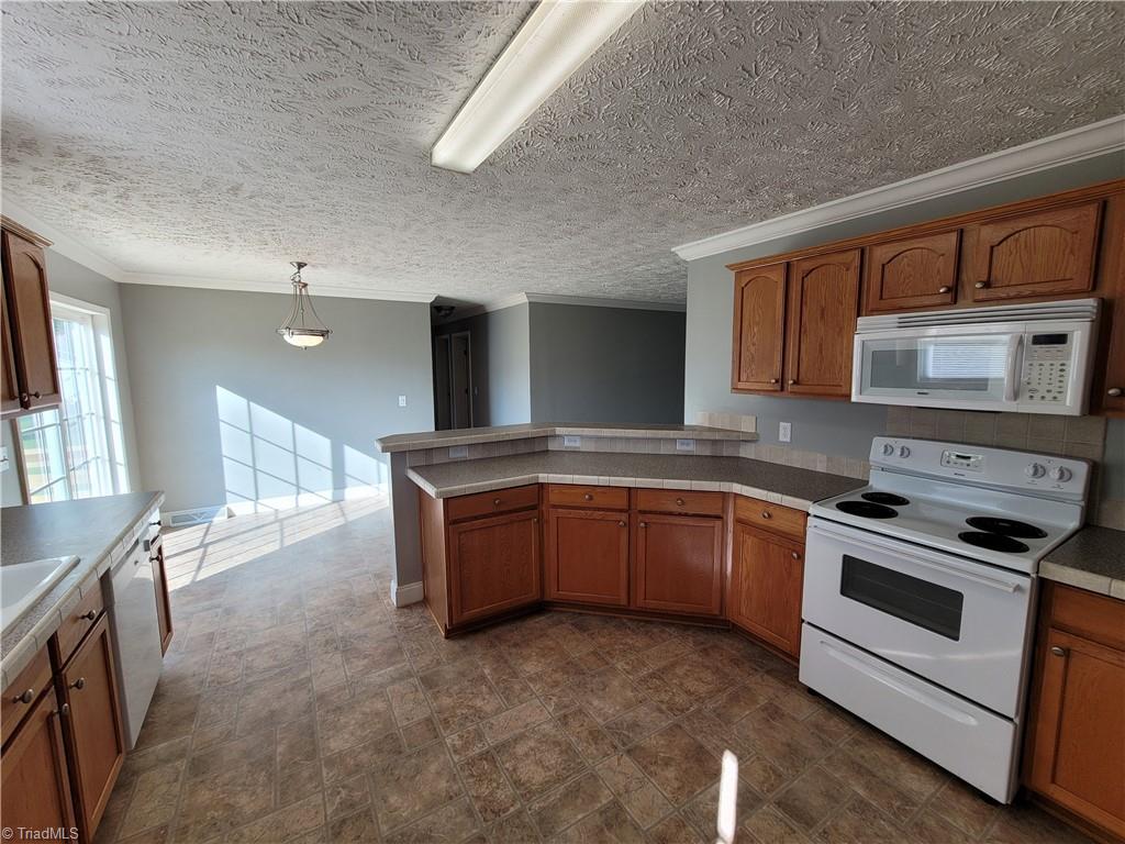 193 Arrowhead Road Mocksville, NC 27028 - Photo 22 of 40 Gallery Image 22