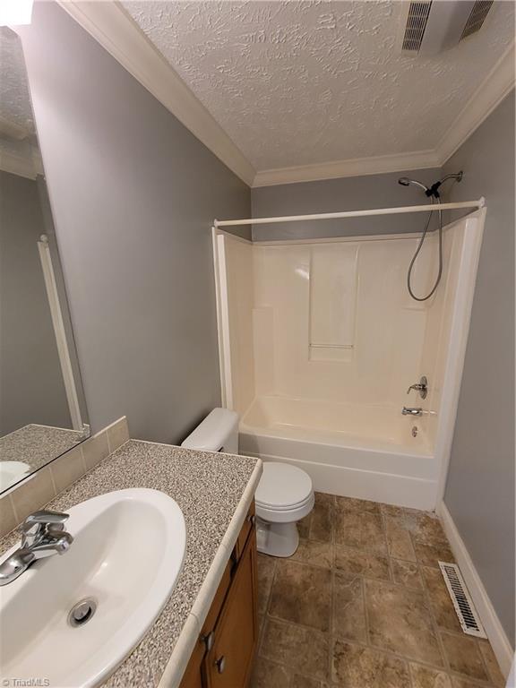 193 Arrowhead Road Mocksville, NC 27028 - Photo 32 of 40 Guest bath