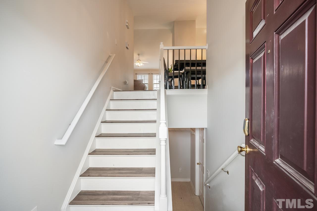 6021 Shelane Court Raleigh, NC 27610 - Photo 4 of 30