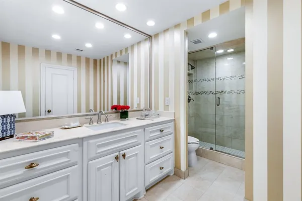 $449,000 | 6335 West Northwest Highway, Unit 2015, Dallas, TX 75225