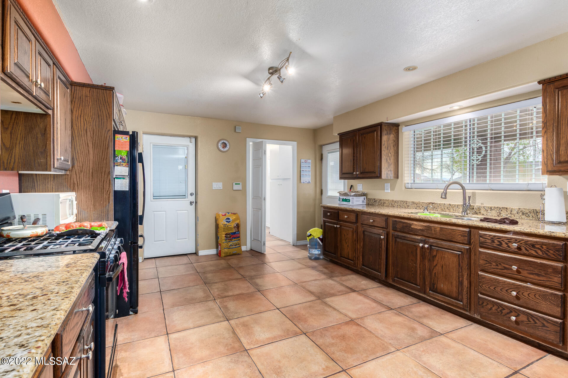 4435 West Elvado Road Tucson, AZ 85746 - Photo 10 of 41 Gallery Image 10
