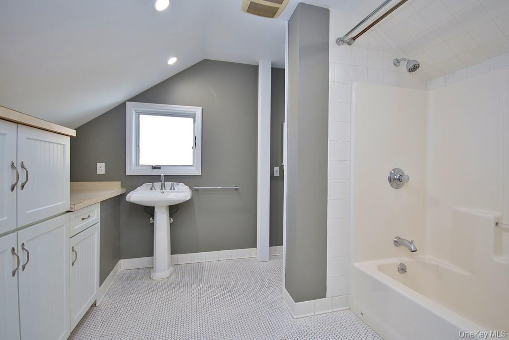 23 Robert Road Poughkeepsie, NY 12603 - Photo 24 of 40