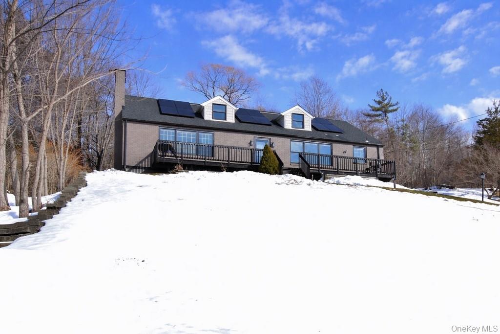 23 Robert Road Poughkeepsie, NY 12603 - Photo 3 of 40