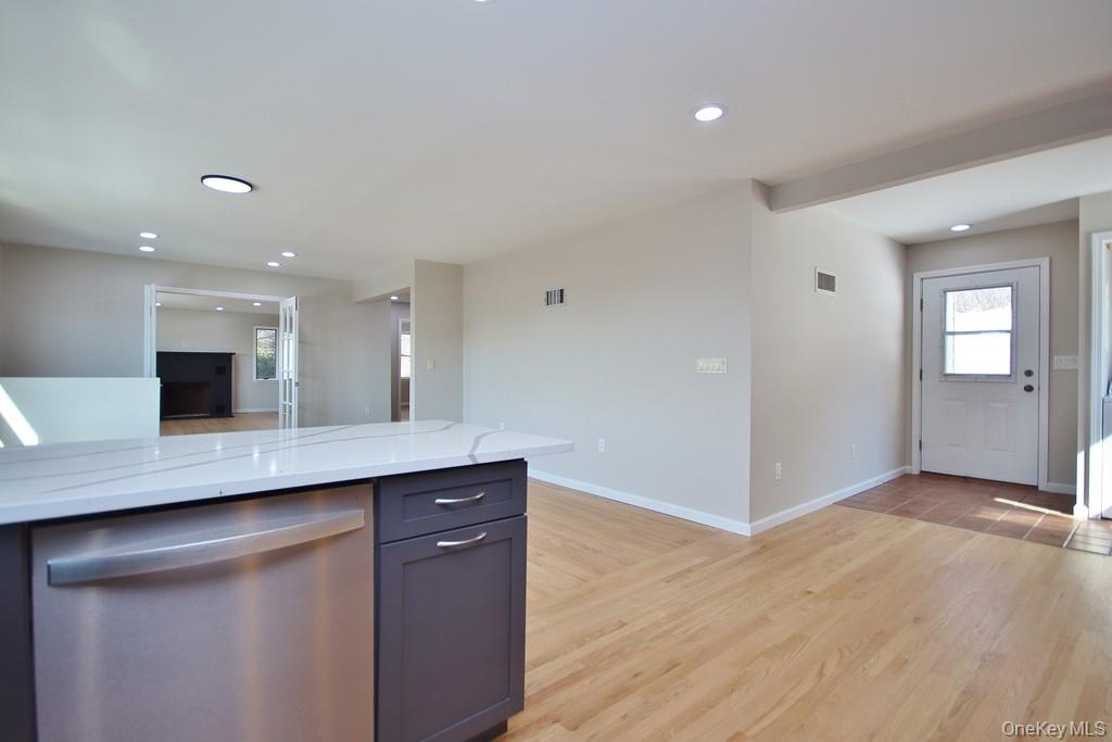 23 Robert Road Poughkeepsie, NY 12603 - Photo 8 of 40