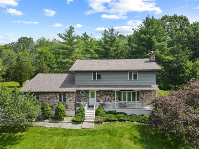 $595,000 | 127 Stoneleigh Drive, East Stroudsburg, PA 18301