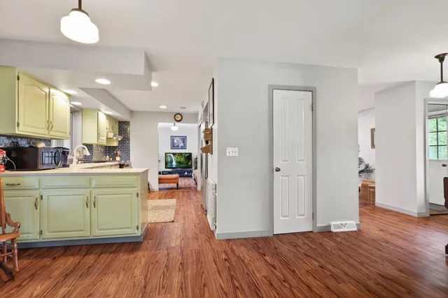 $595,000 | 127 Stoneleigh Drive, East Stroudsburg, PA 18301