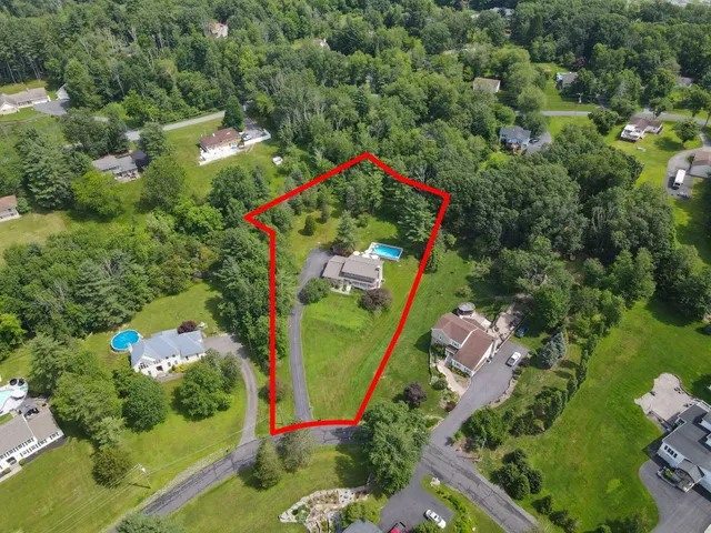 $595,000 | 127 Stoneleigh Drive, East Stroudsburg, PA 18301