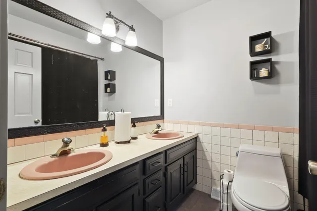 $595,000 | 127 Stoneleigh Drive, East Stroudsburg, PA 18301