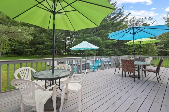 $595,000 | 127 Stoneleigh Drive, East Stroudsburg, PA 18301