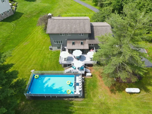 $595,000 | 127 Stoneleigh Drive, East Stroudsburg, PA 18301