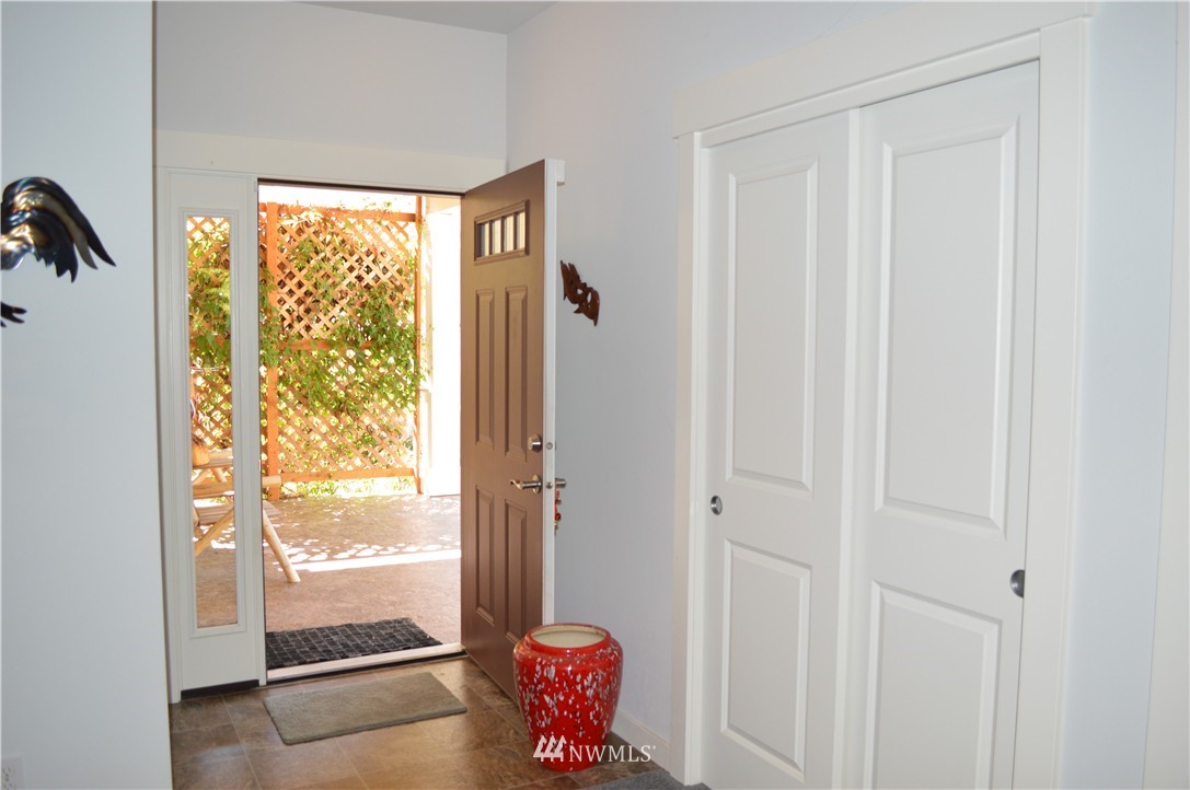 412 Barry Loop Mount Vernon, WA 98274 - Photo 4 of 25 Gallery Image 4