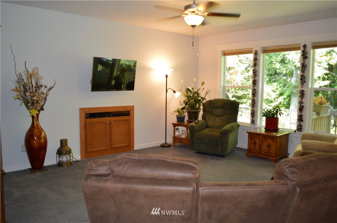 412 Barry Loop Mount Vernon, WA 98274 - Photo 5 of 25 Gallery Image 5