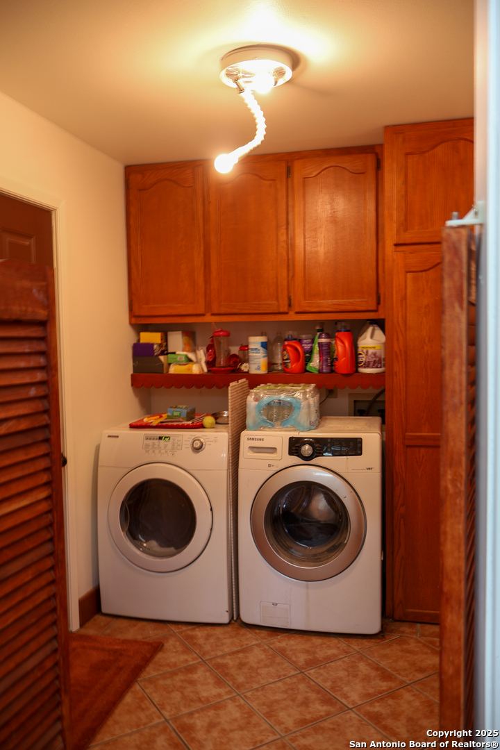 2356 Kc 314 Junction, TX 76849 - Photo 15 of 35 a utility room with dryer and washer