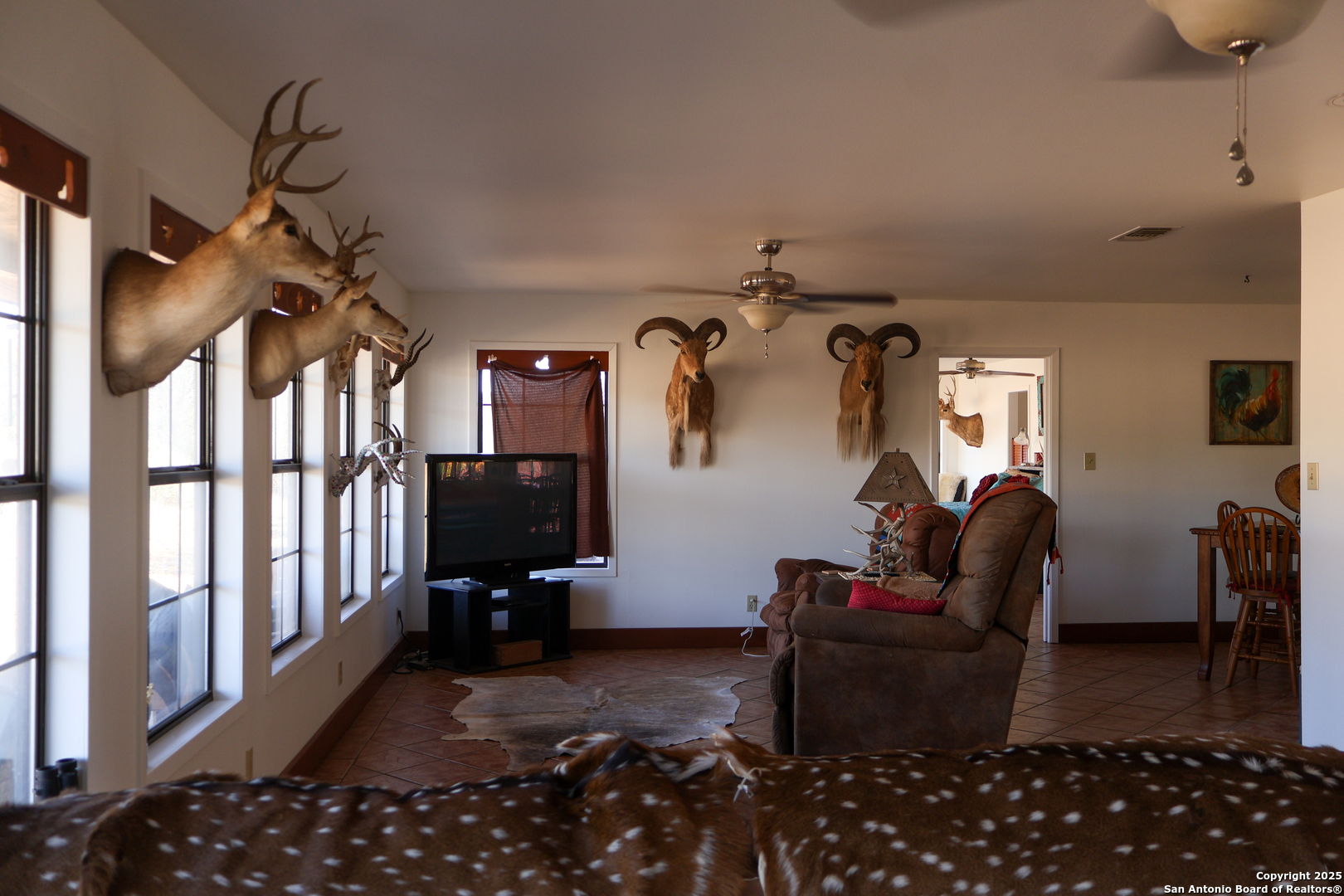 2356 Kc 314 Junction, TX 76849 - Photo 6 of 35 a living room with furniture