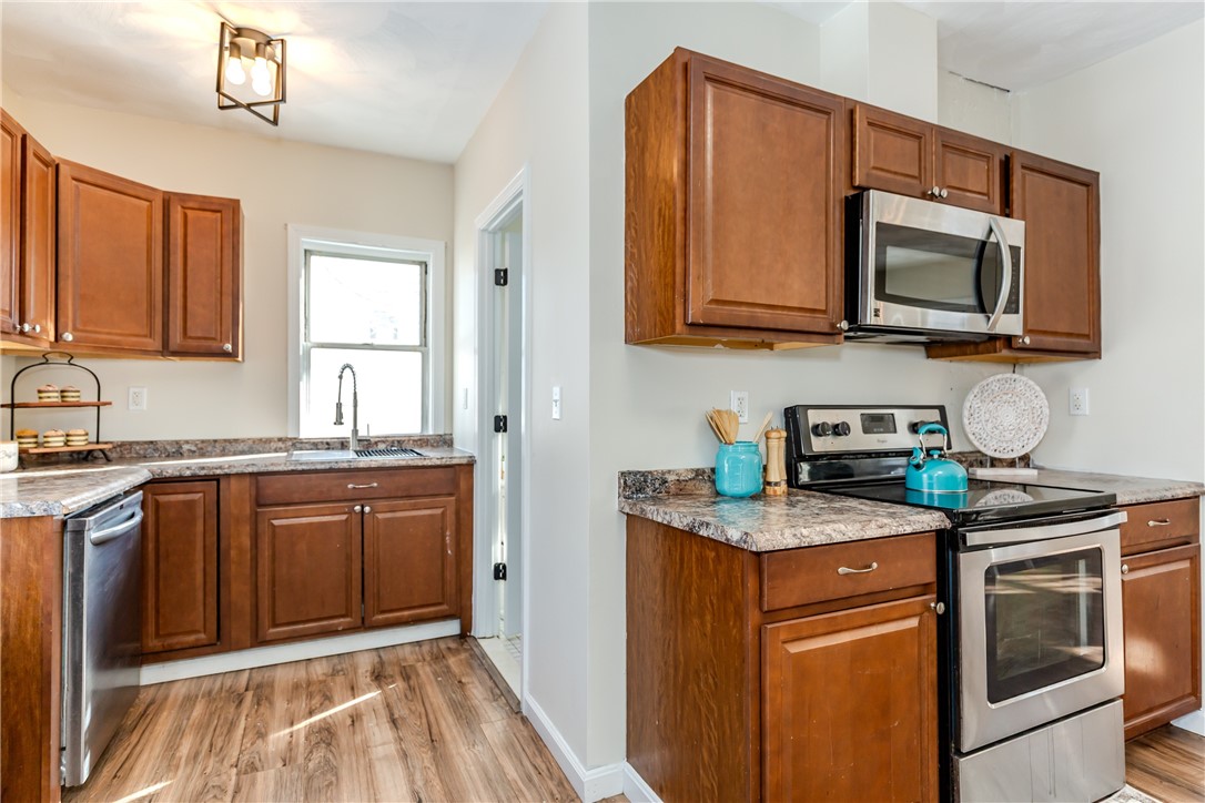 31 Anthony Street Coventry, RI 02816 - Photo 12 of 29 Kitchen