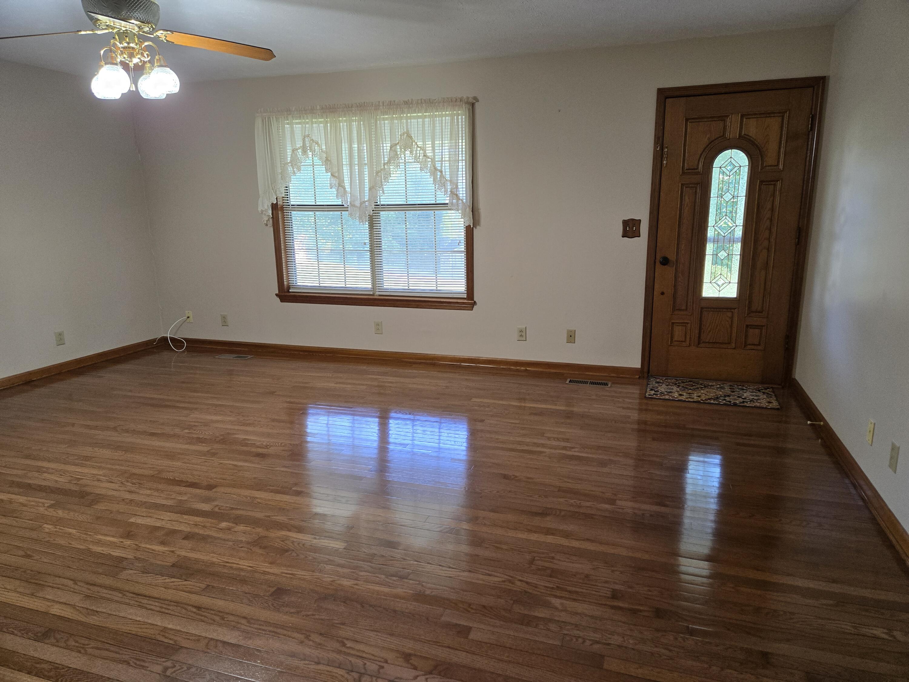 204 Old County Road Ringgold, GA 30736 - Photo 18 of 79 Living Room
