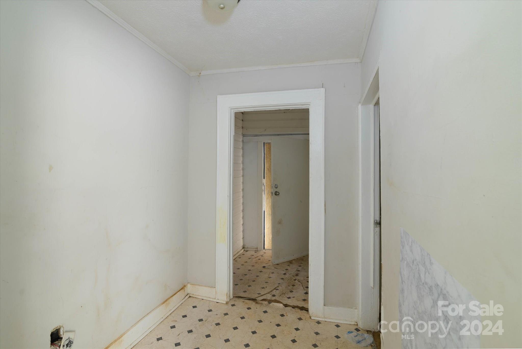 802 South Hoskins Road Charlotte, NC 28208 - Photo 12 of 15 a view of a bathroom