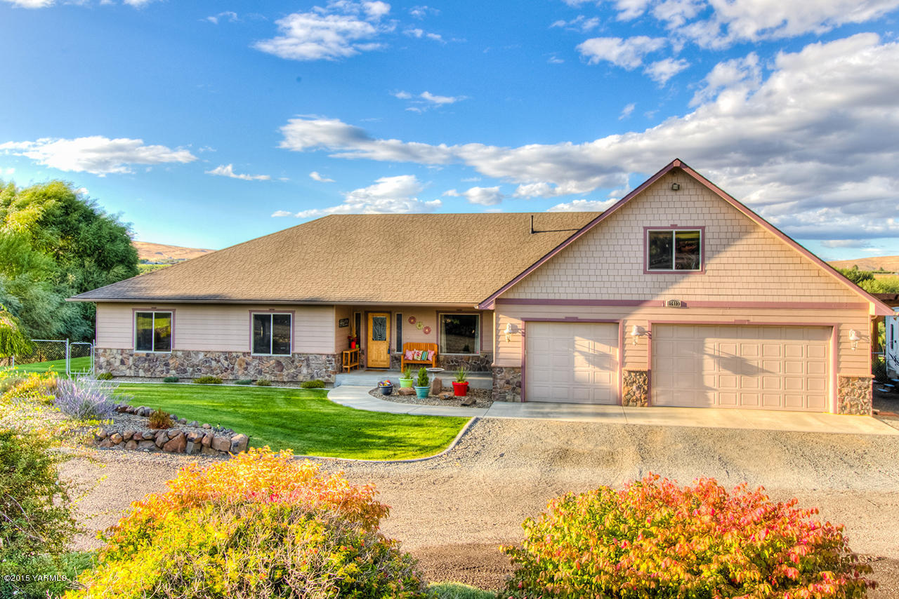11403 Flintstone Road Yakima, WA 98908 - Photo 1 of 25 11403 Flintstone Road, Yakima