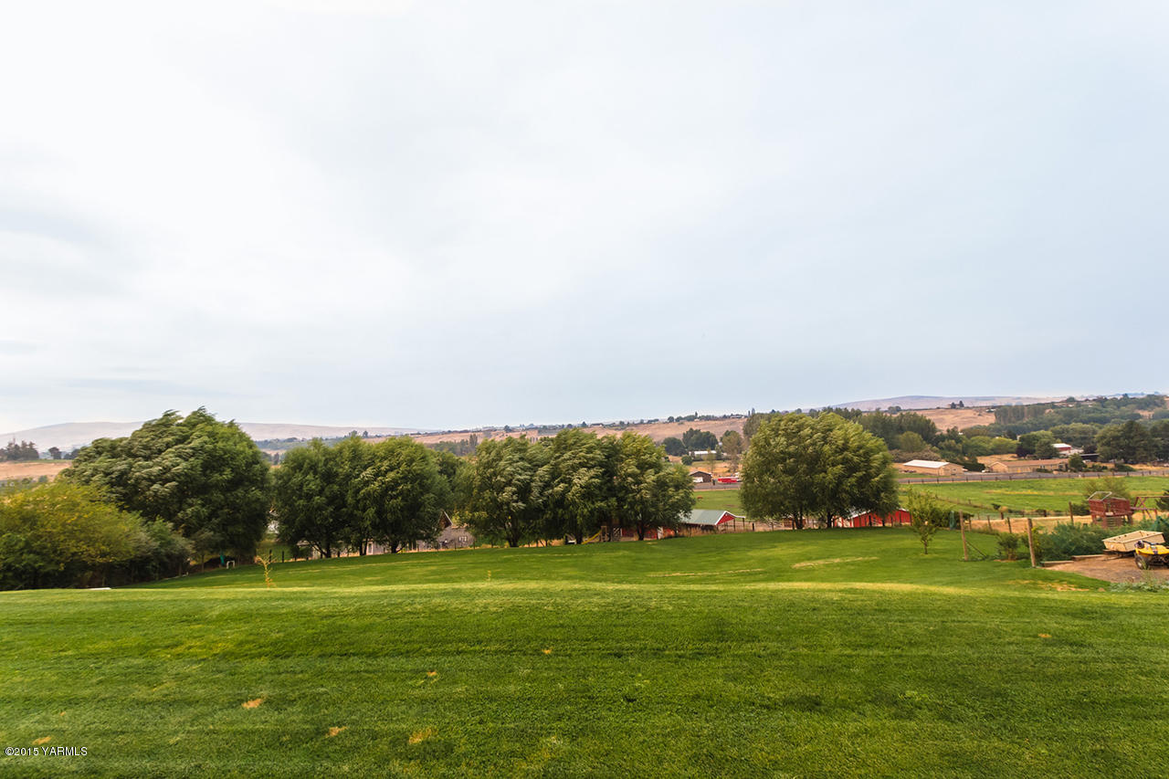 11403 Flintstone Road Yakima, WA 98908 - Photo 22 of 25 Two Irrigated Acres