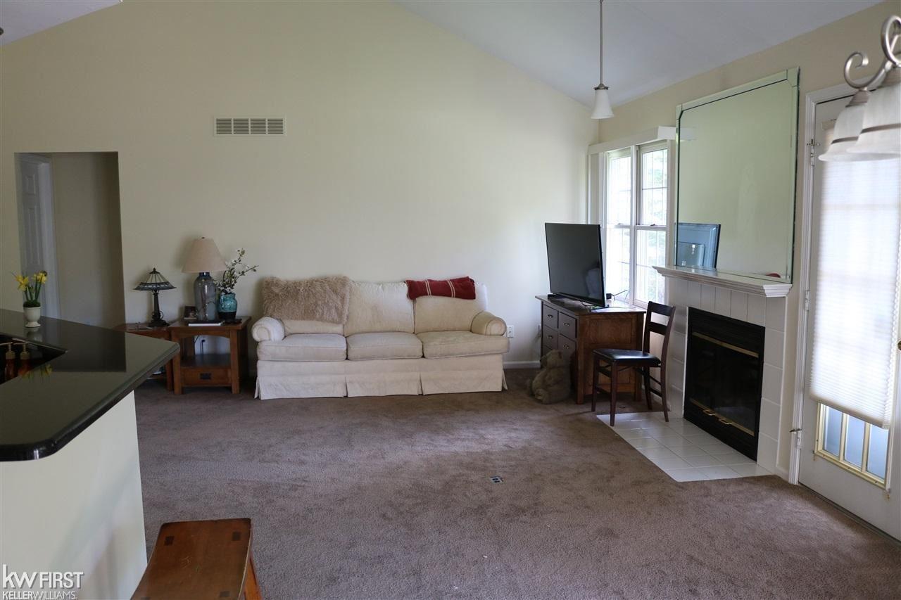 4020 Pebble Ridge Court Fenton, MI 48430 - Photo 4 of 20 21466857-3.JPG