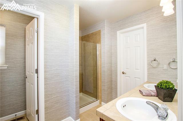 855 Victoria Ridge Point Colorado Springs, CO 80903 - Photo 13 of 19