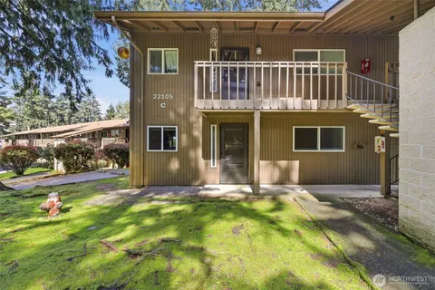 $350,000 | 22105 66th Avenue West, Unit 1C, Mountlake Terrace, WA 98043