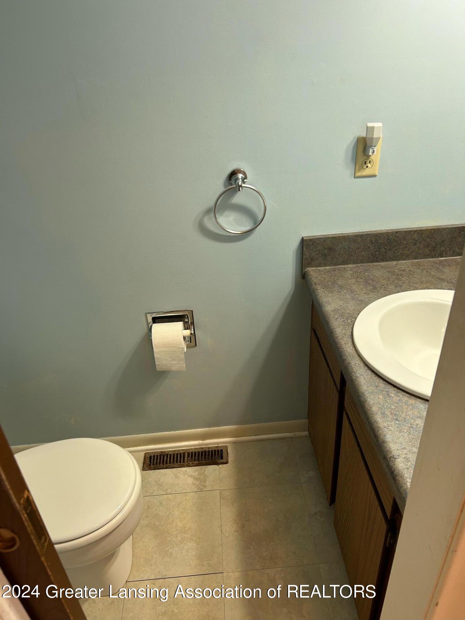 5872 Okemos Road Haslett, MI 48840 - Photo 12 of 19 image4