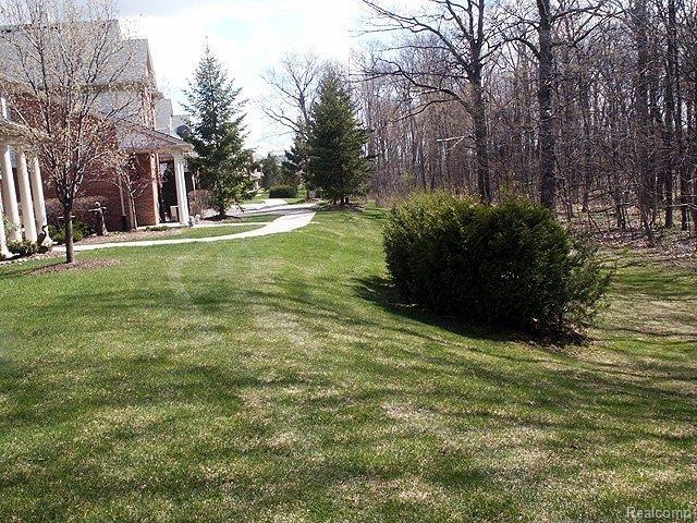 Lovely Wooded Setting