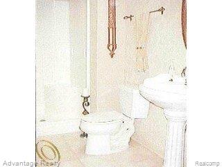 53500 Bates Road New Baltimore, MI 48051 - Photo 13 of 15 3Full baths