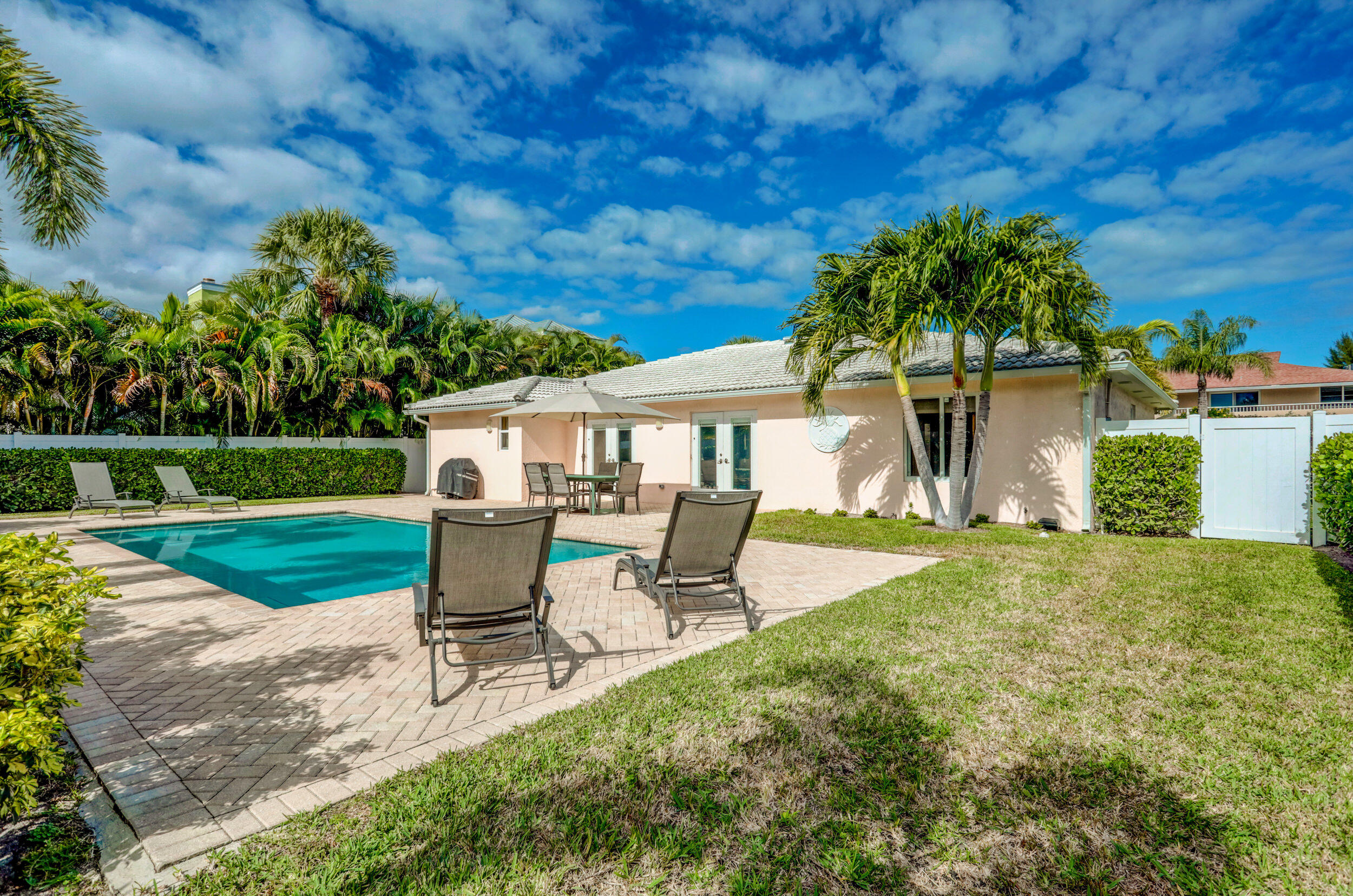 1118 Surf Road Riviera Beach, FL 33404 - Photo 42 of 44 47_320a8345_48_49_50_51