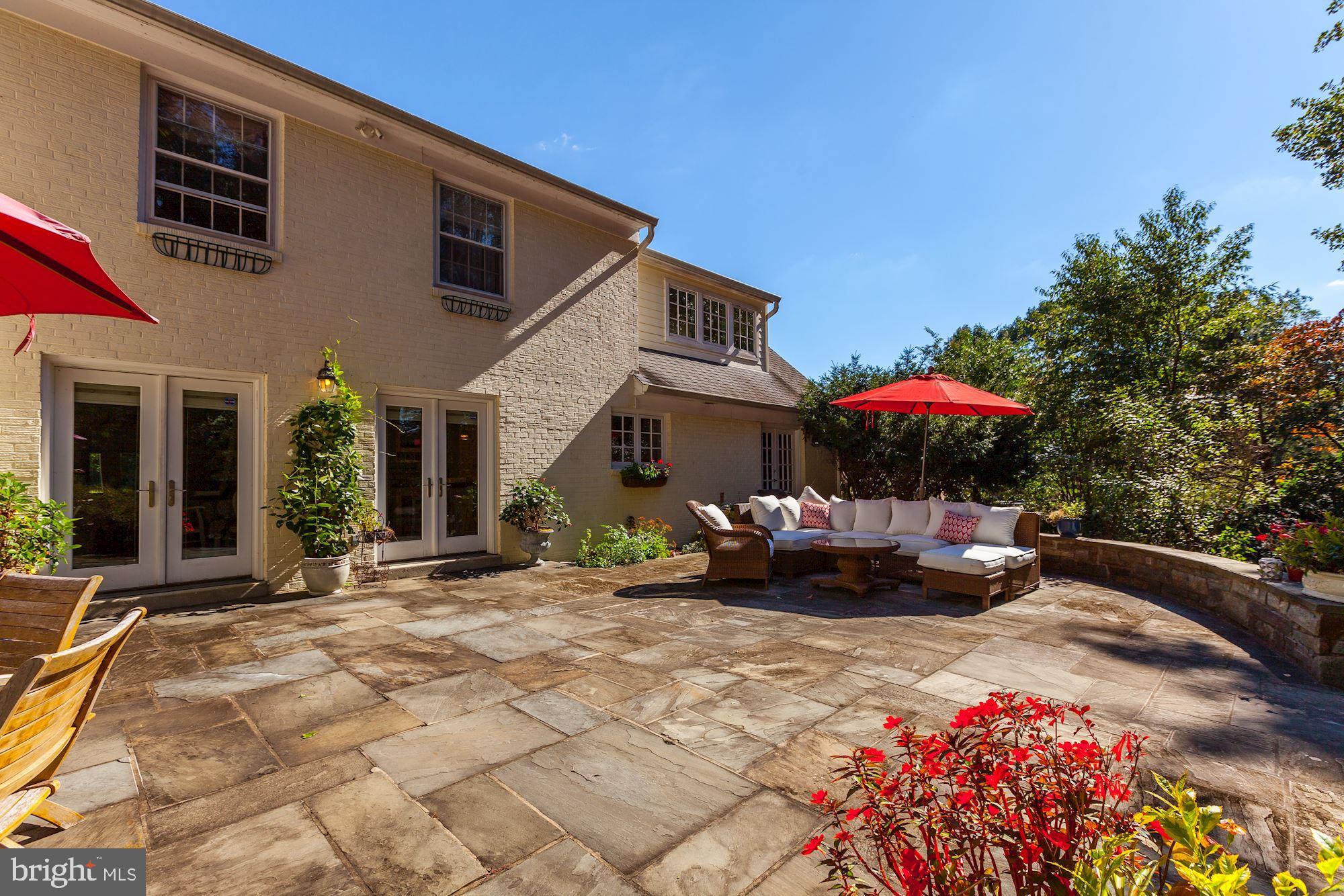 10012 Carter Road Bethesda, MD 20817 - Photo 3 of 38