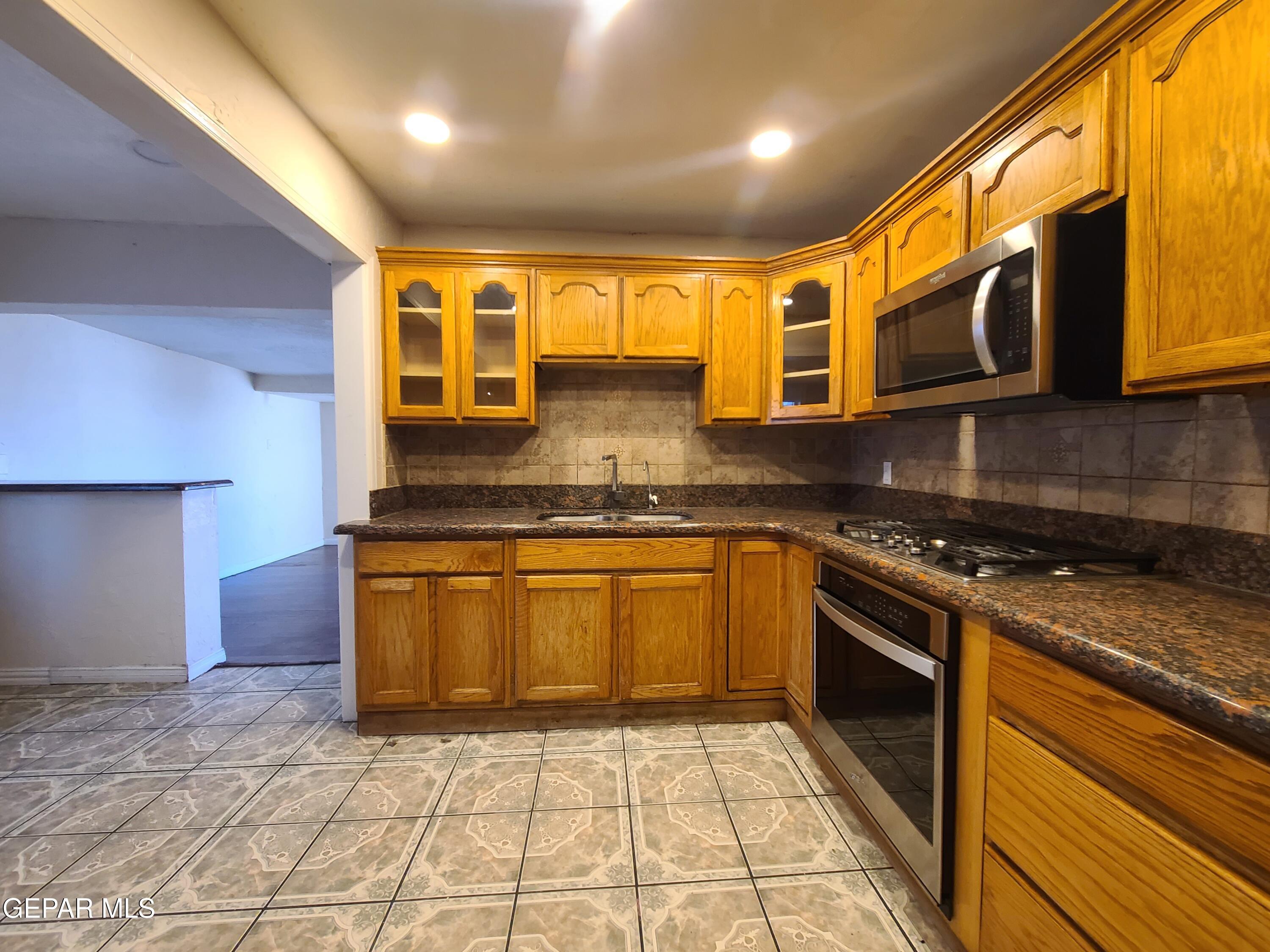 1714 Banker Road Canutillo, TX 79835 - Photo 12 of 78 Kitchen
