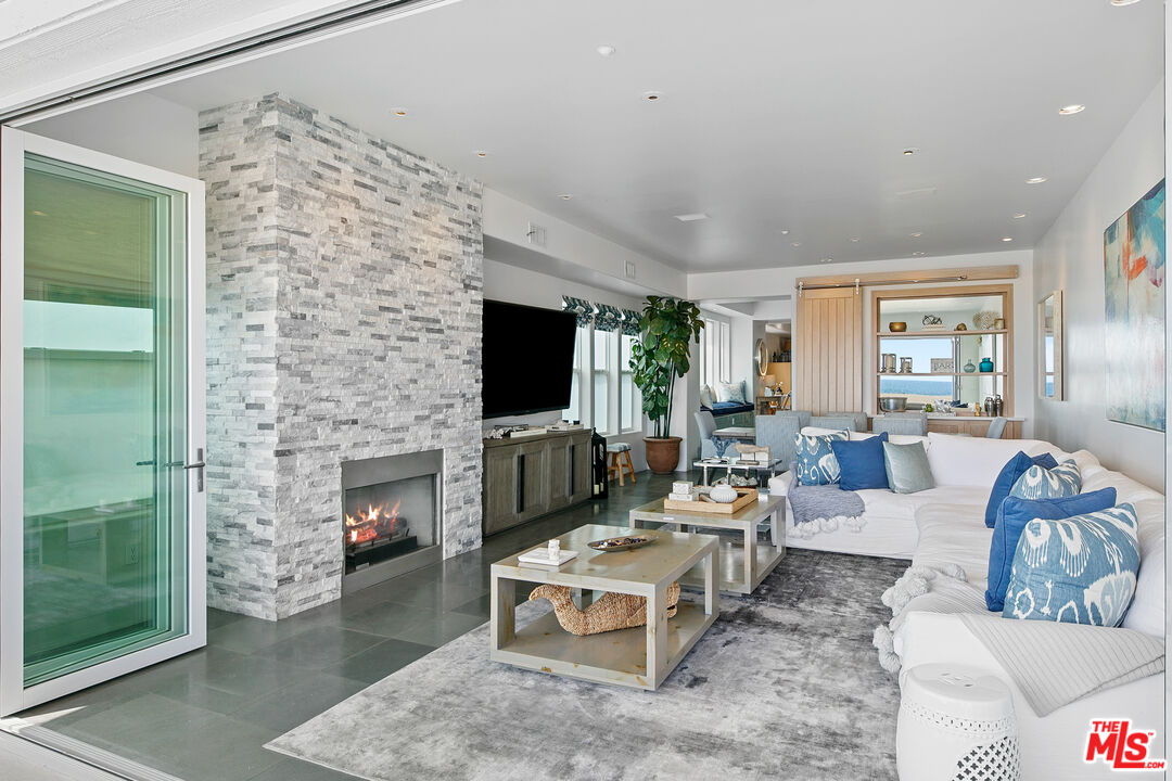 1341 Palisades Beach Road Santa Monica, CA 90401 - Photo 24 of 68