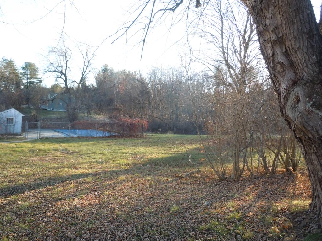 421 Mammoth Road Londonderry, NH 03053 - Photo 2 of 18