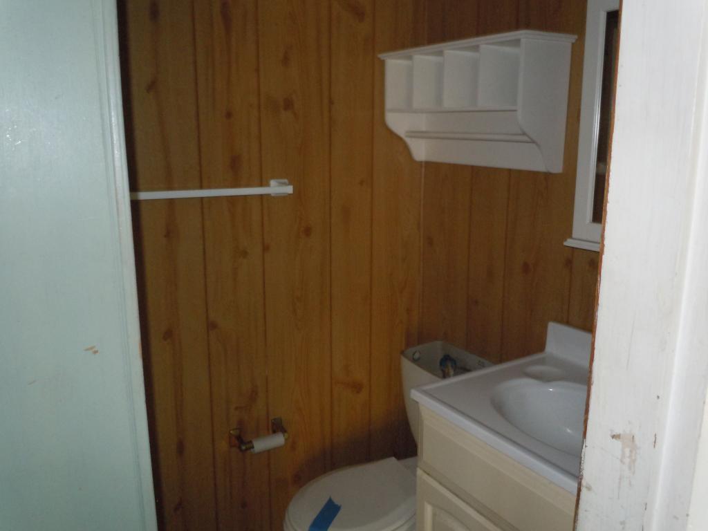 421 Mammoth Road Londonderry, NH 03053 - Photo 12 of 18
