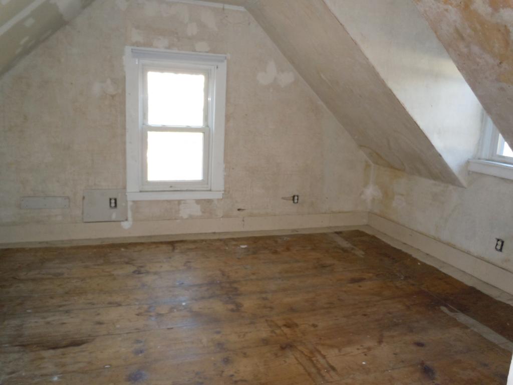 421 Mammoth Road Londonderry, NH 03053 - Photo 14 of 18