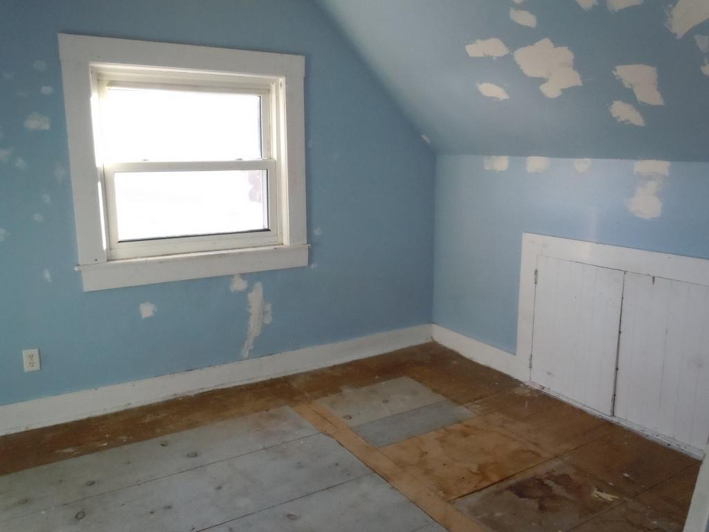 421 Mammoth Road Londonderry, NH 03053 - Photo 16 of 18