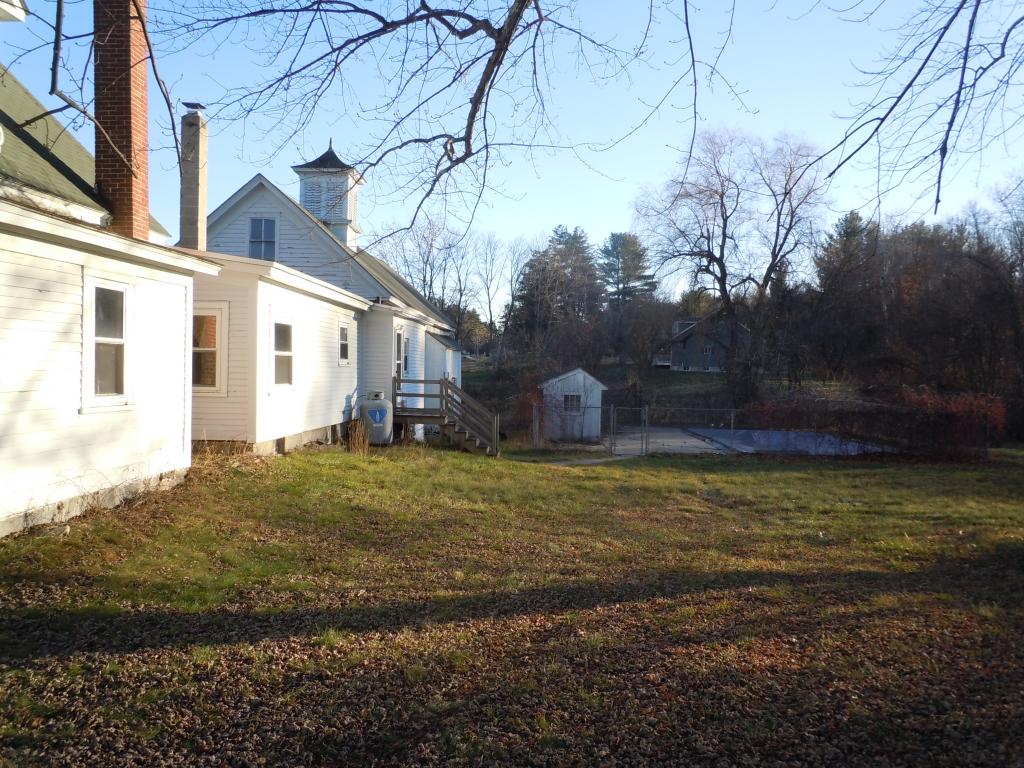 421 Mammoth Road Londonderry, NH 03053 - Photo 3 of 18