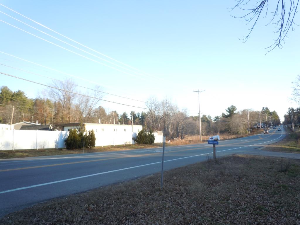421 Mammoth Road Londonderry, NH 03053 - Photo 4 of 18