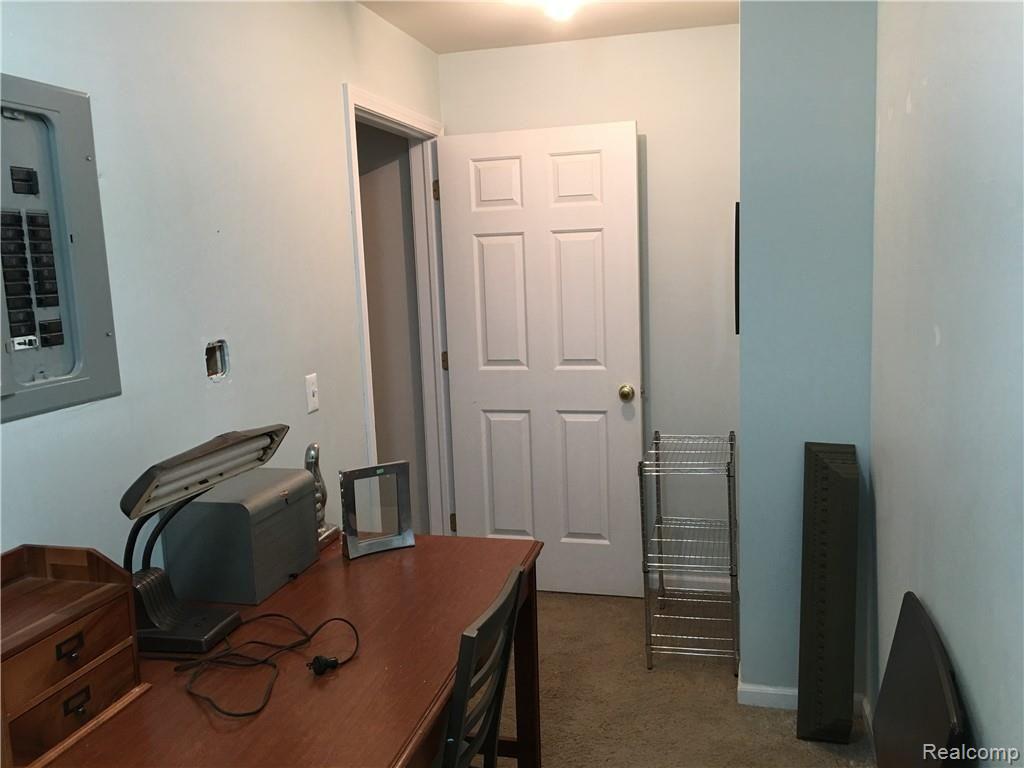 20612 Dunham Road, Unit 4 Clinton Township, MI 48038 - Photo 31 of 41