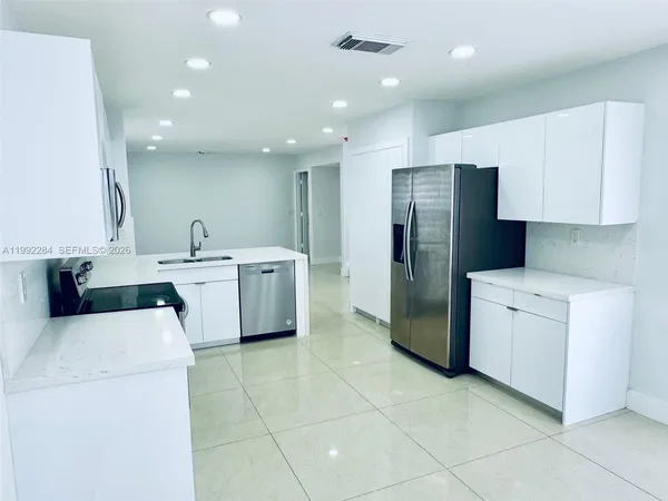 $4,800 | 5002 Southwest 35th Terrace, Hollywood, FL 33312