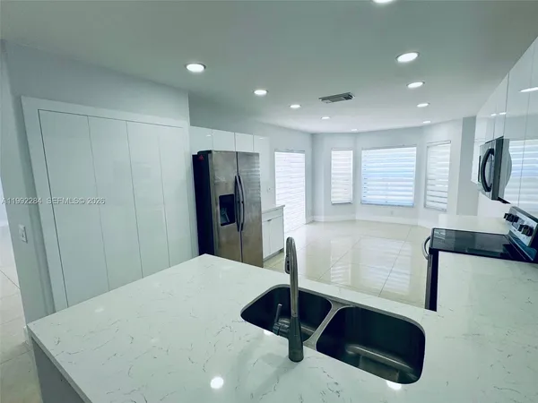 $4,800 | 5002 Southwest 35th Terrace, Hollywood, FL 33312