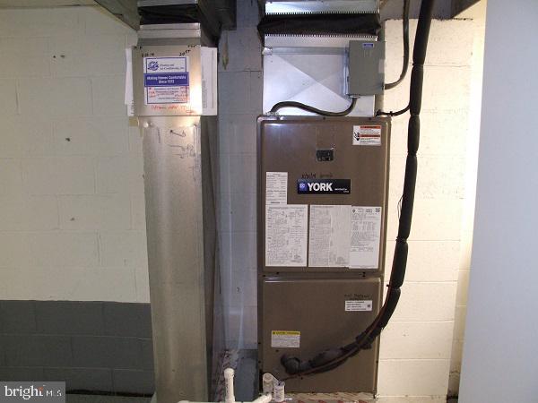 3236 Roxbury Road Hatfield, PA 19440 - Photo 31 of 38 Efficient heating system in place.