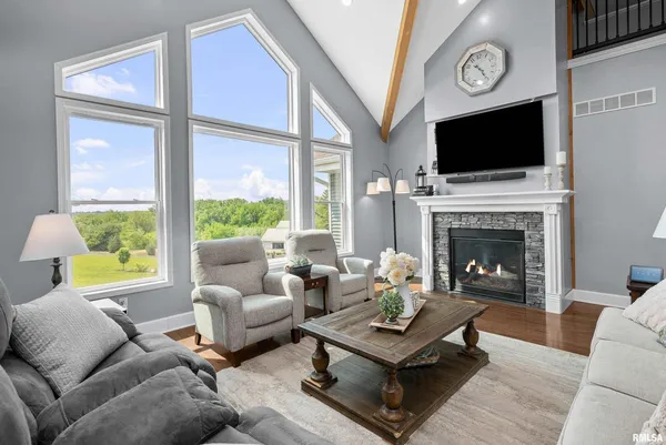 $700,000 | 1335 North Utah Avenue, Davenport, IA 52804