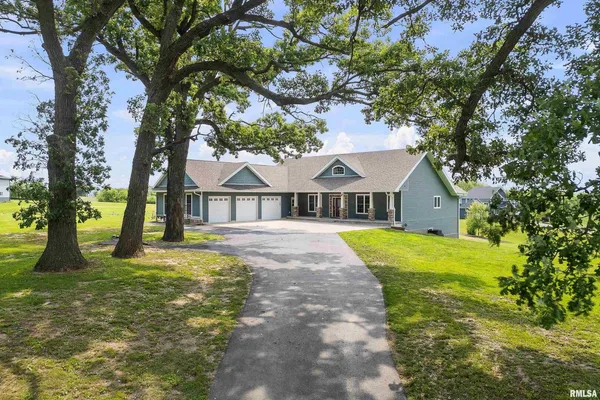 $700,000 | 1335 North Utah Avenue, Davenport, IA 52804