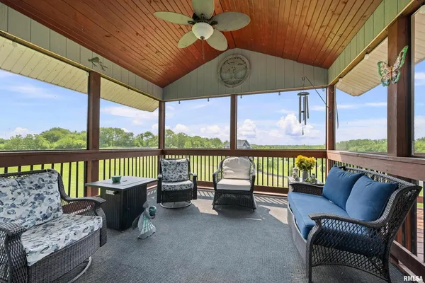 $700,000 | 1335 North Utah Avenue, Davenport, IA 52804