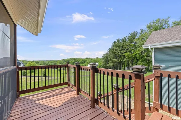 $700,000 | 1335 North Utah Avenue, Davenport, IA 52804