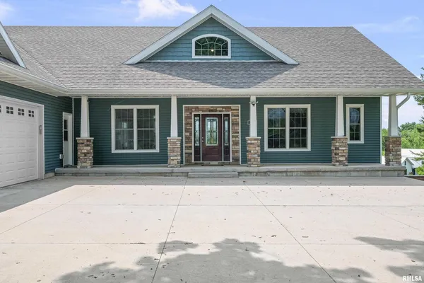 $700,000 | 1335 North Utah Avenue, Davenport, IA 52804